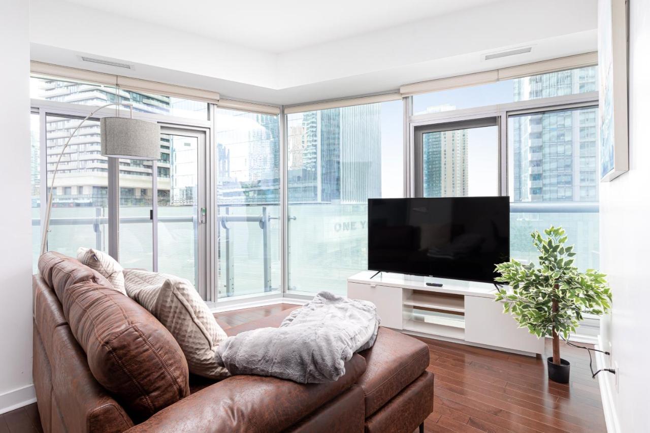 Downtown Toronto Condo Mins From Scotiabank Arena, Tiff, Cn Tower, Union, Mtcc Exterior foto