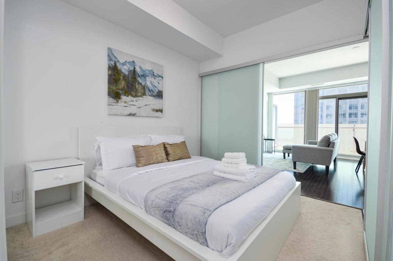 Downtown Toronto Condo Mins From Scotiabank Arena, Tiff, Cn Tower, Union, Mtcc Exterior foto